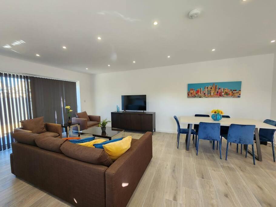 Paradigm Court, Luxury 2-Bedroom Apartment F3, Oxford Exterior foto