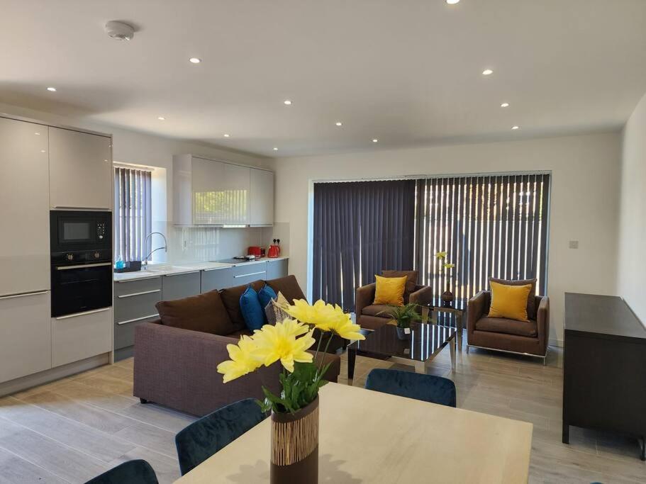 Paradigm Court, Luxury 2-Bedroom Apartment F3, Oxford Exterior foto