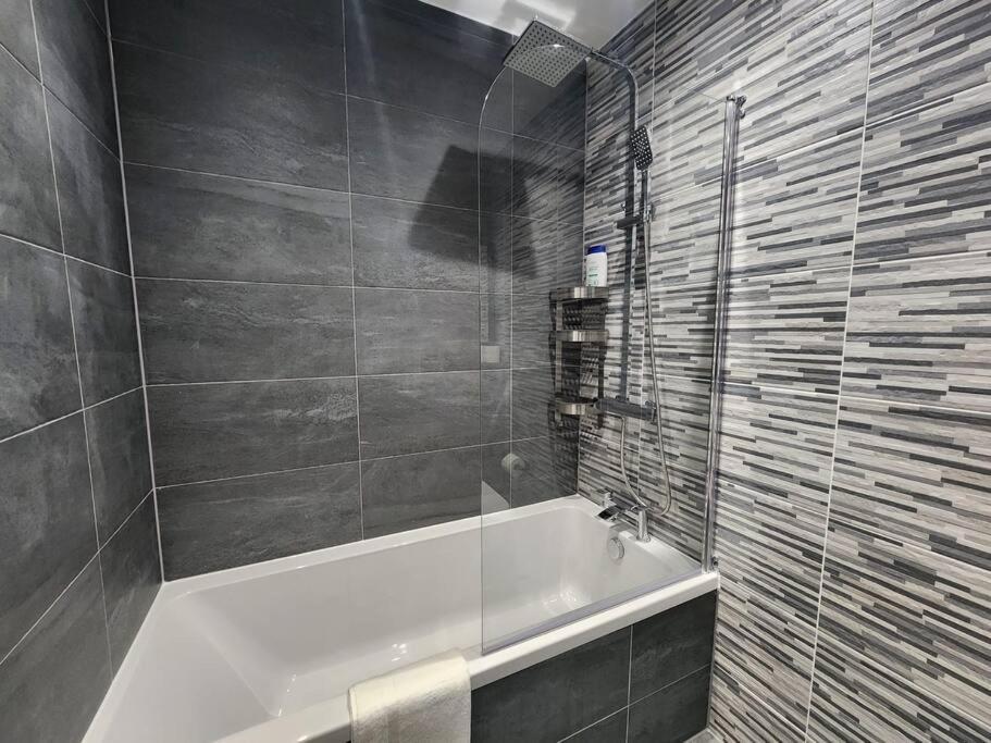 Paradigm Court, Luxury 2-Bedroom Apartment F3, Oxford Exterior foto
